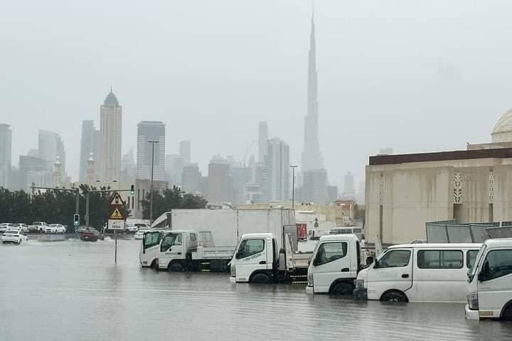 dubai streets flooded